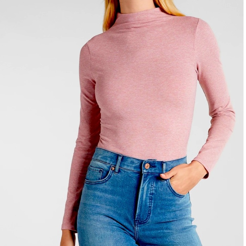 Express Body Contour Top NWT